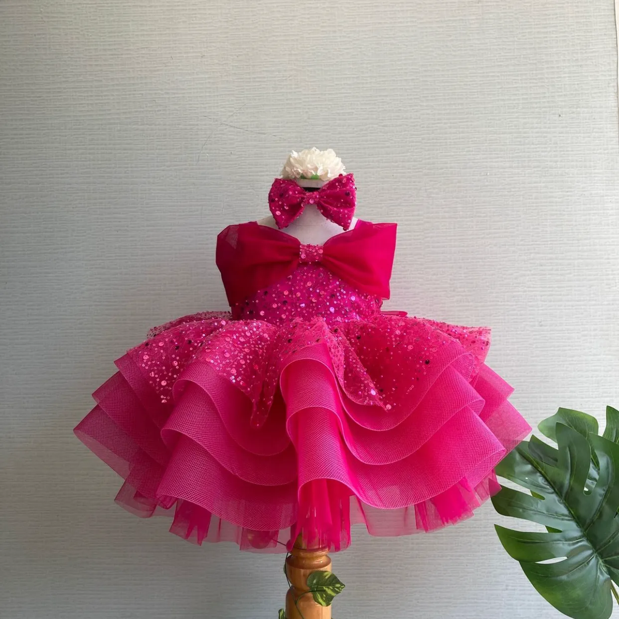 Cute bow sequin fluffy birthday party girl princess dress