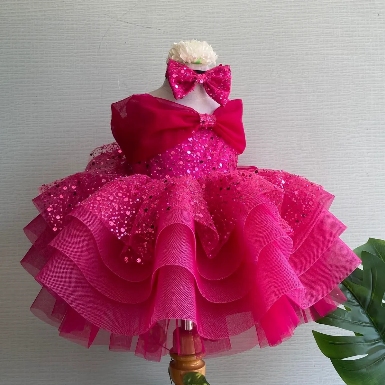 Cute bow sequin fluffy birthday party girl princess dress