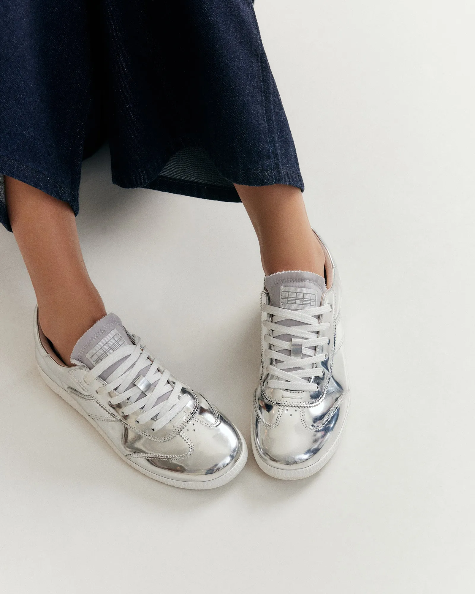 LOLA SNEAKERS SILVER PATENT