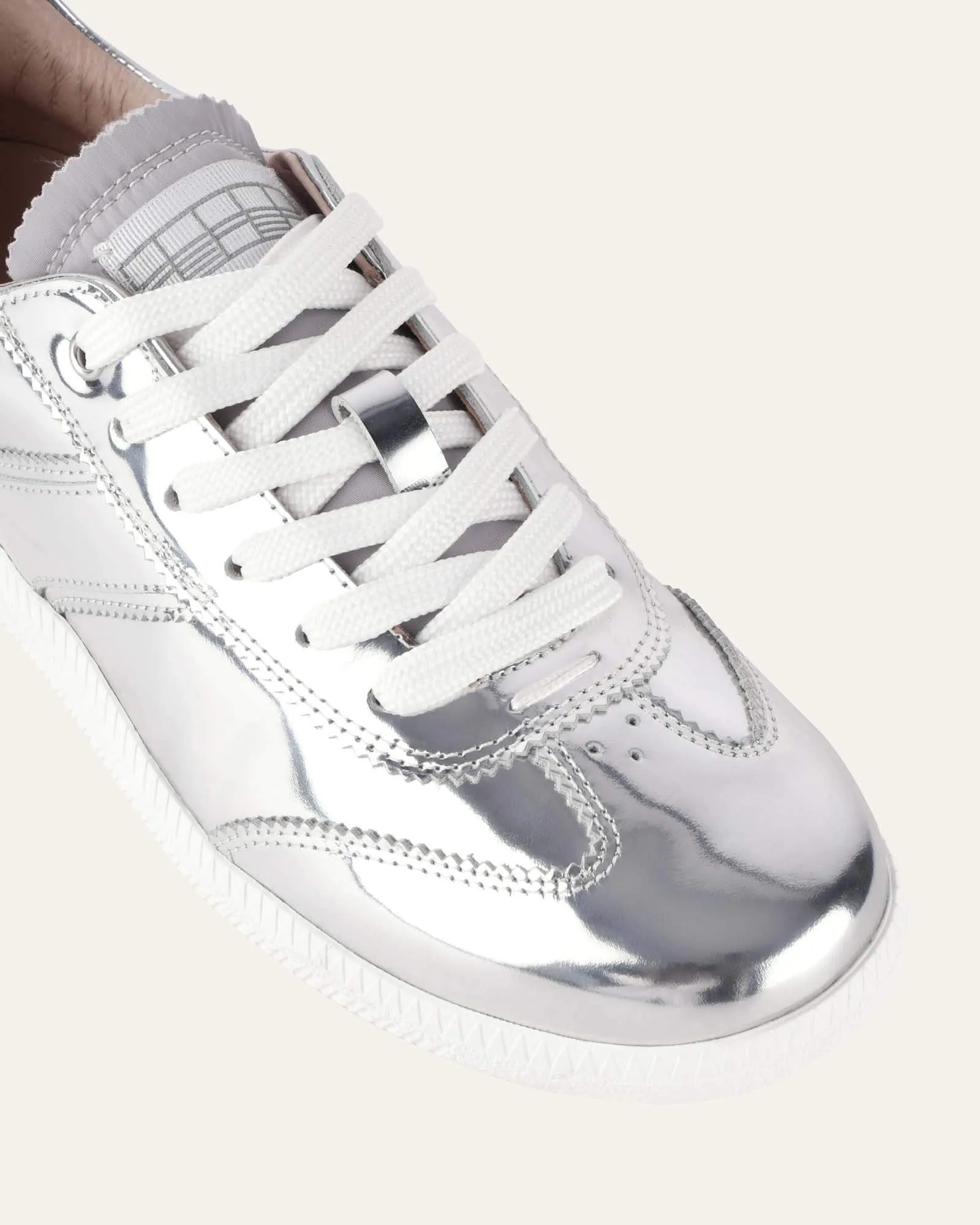 LOLA SNEAKERS SILVER PATENT