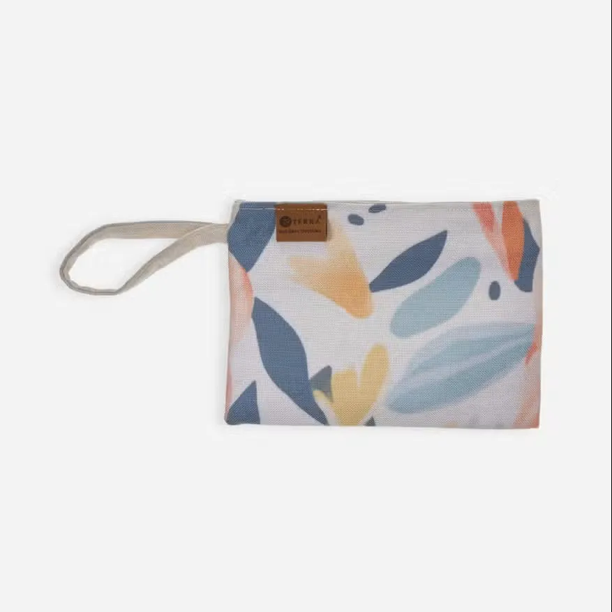 Sport Wristlet Clutch, Ecuador