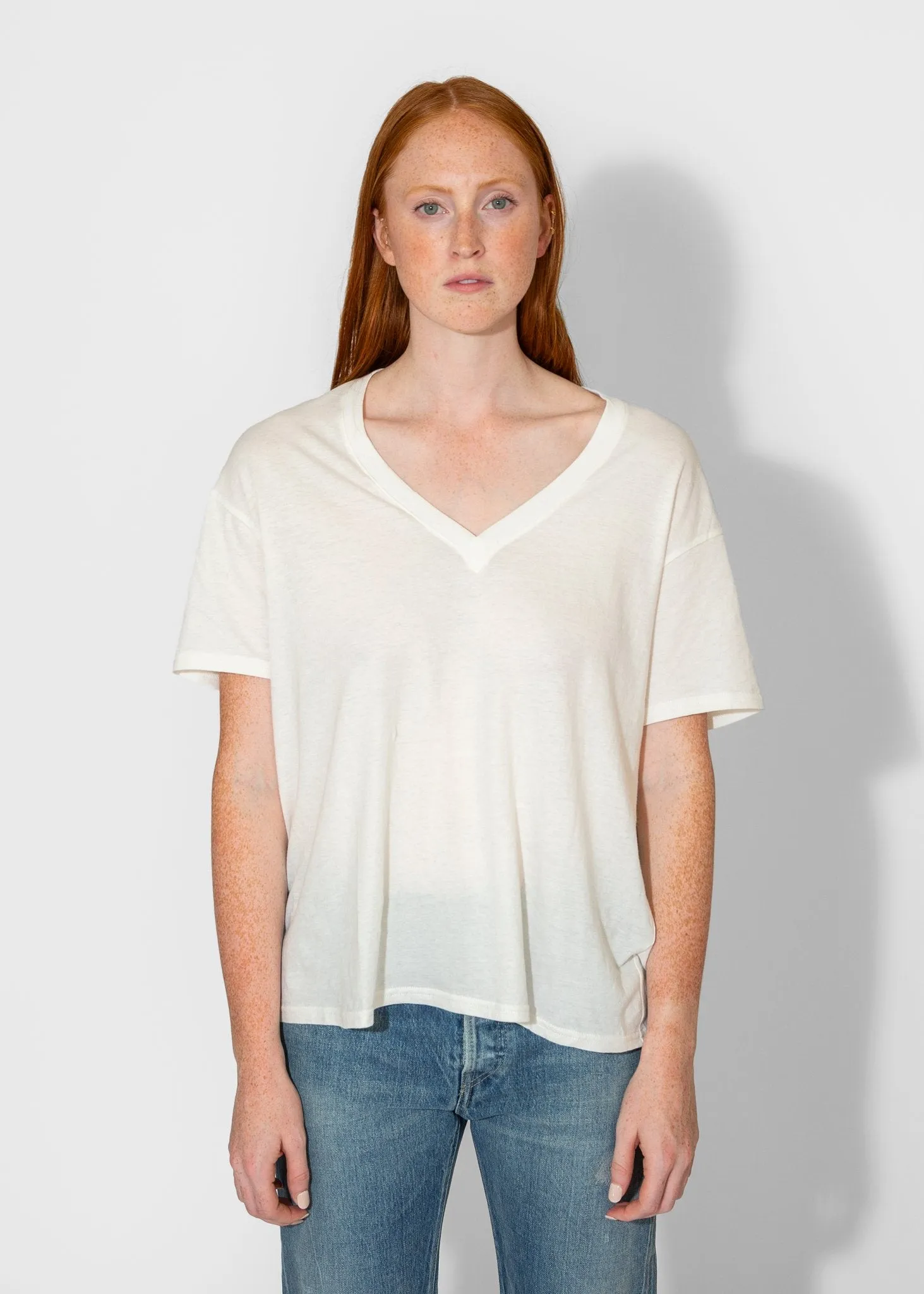 V-Neck Boxy Seamless V in Cashmere White