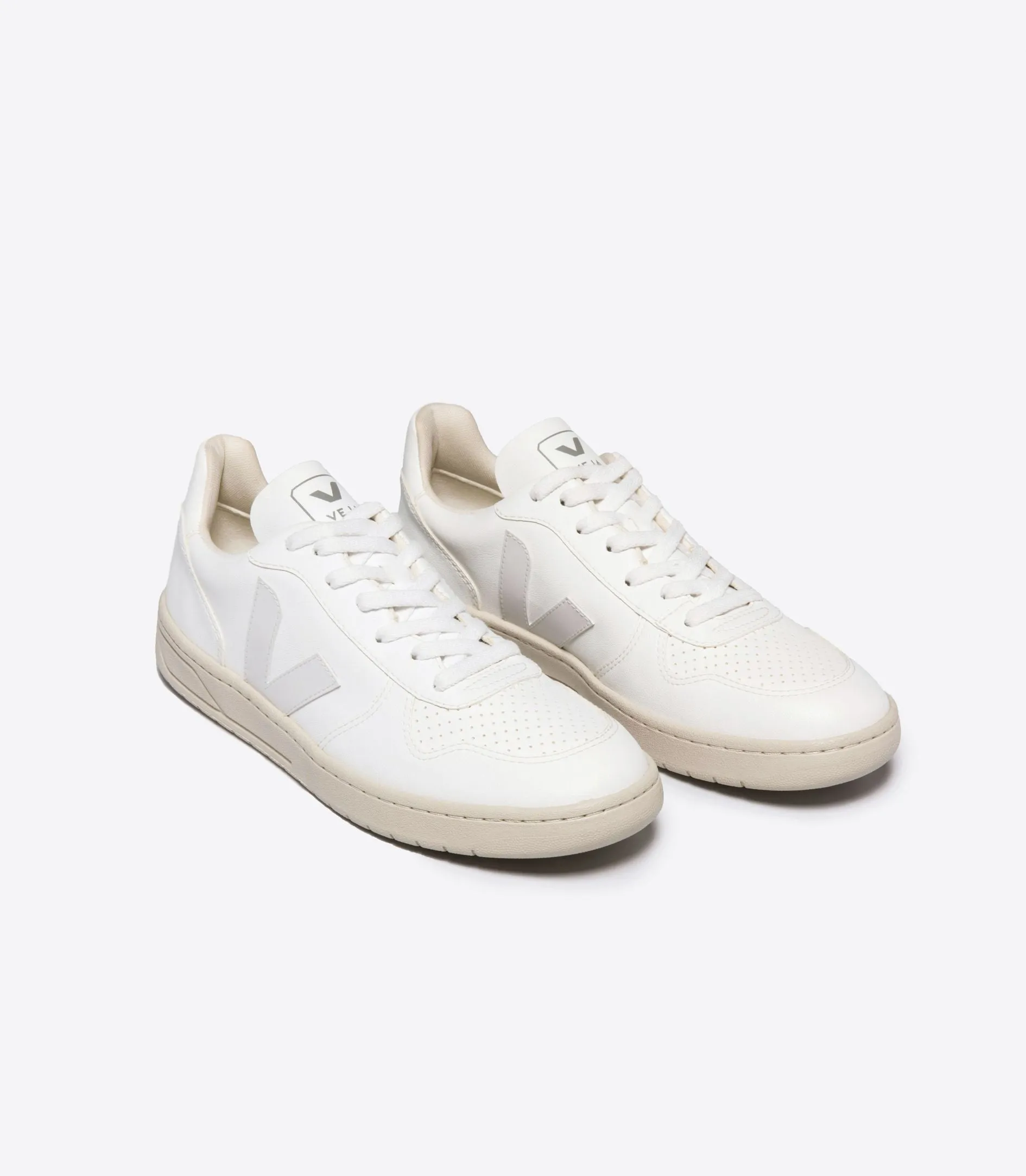 Veja V-10 Men's Sustainable Sneaker - 100% Recycled B-Mesh